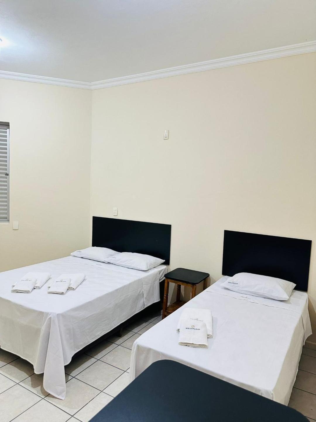Hotel Central Plaza Timoteo Bagian luar foto